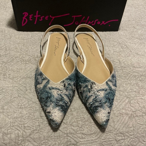 Betsey Johnson Vance Slingback - Picture 1 of 4